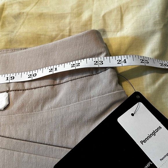 NEW PHOTOS! CAPRIS, SAVVY FIT TWILL, LINEN COLOUR, SIZE 26, RAYON/SPANDEX, FAKE - Picture 8 of 16